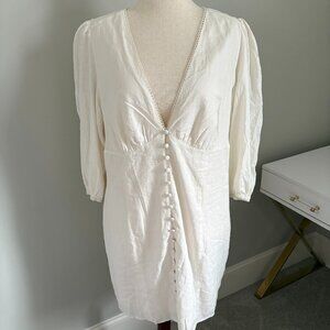 NWT H&M Size XL Linen-blend dress in white with a V-neckline and covered buttons
